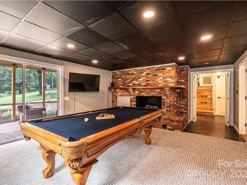 221 Roberts Lane, Lenoir, NC 28645.  MLS# CAR4288477, YatesRealty ID 34213. 