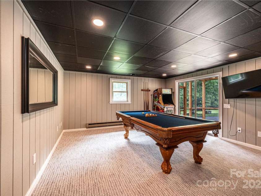 221 Roberts Lane, Lenoir, NC 28645.  MLS# CAR4288477, YatesRealty ID 34213. 