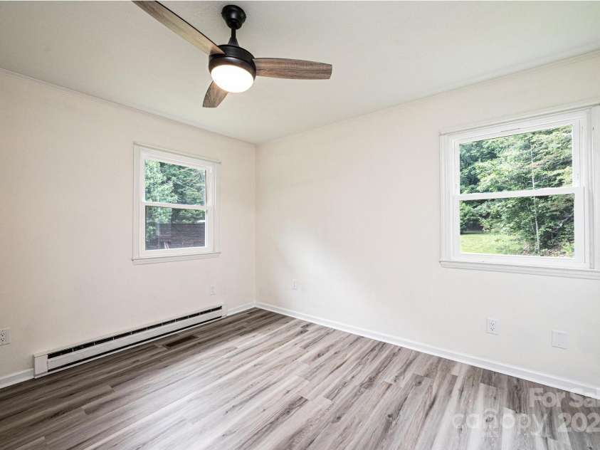 221 Roberts Lane, Lenoir, NC 28645.  MLS# CAR4288477, YatesRealty ID 34213. 