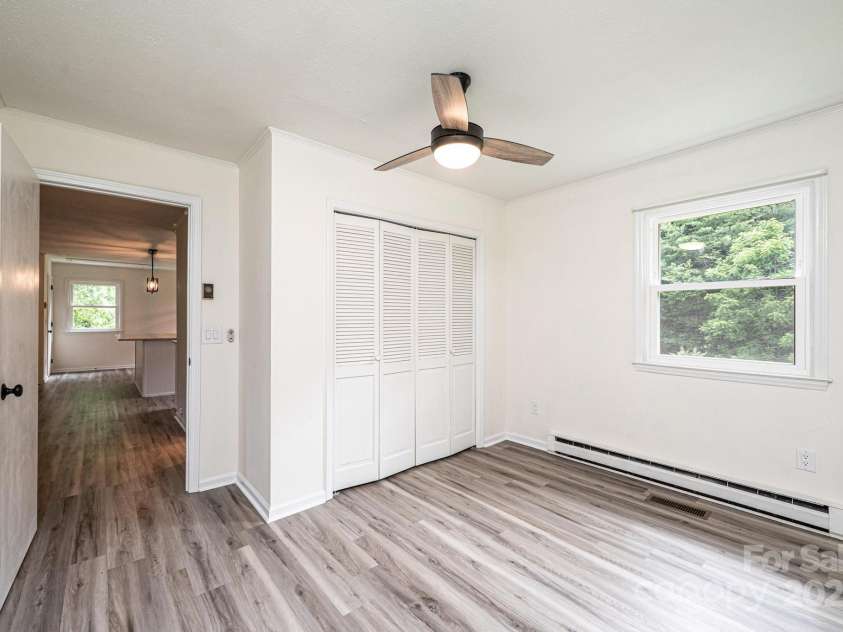 221 Roberts Lane, Lenoir, NC 28645.  MLS# CAR4288477, YatesRealty ID 34213. 