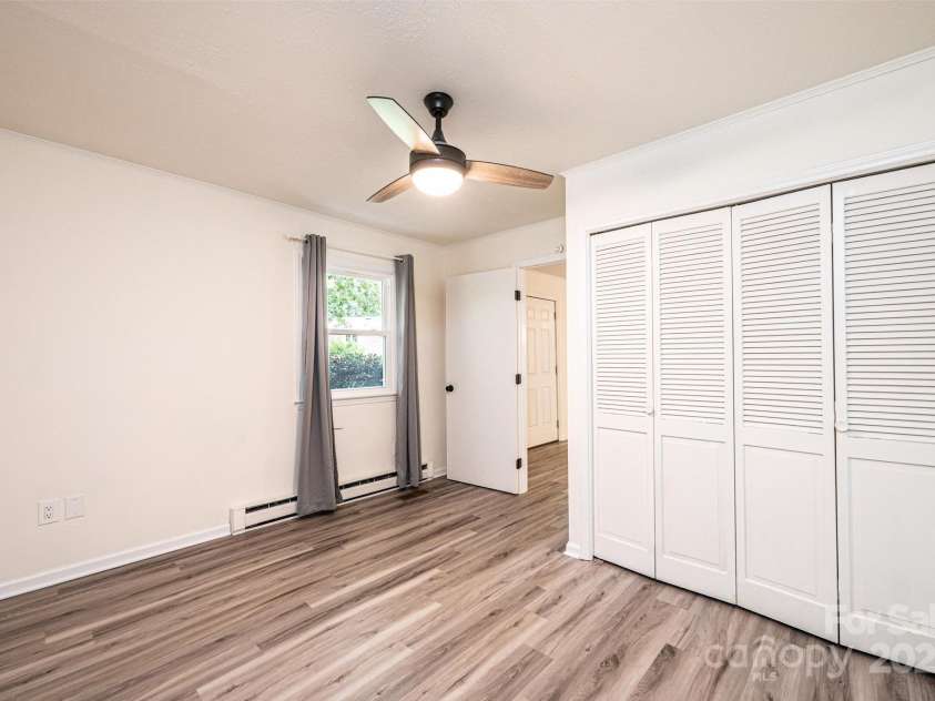 221 Roberts Lane, Lenoir, NC 28645.  MLS# CAR4288477, YatesRealty ID 34213. 