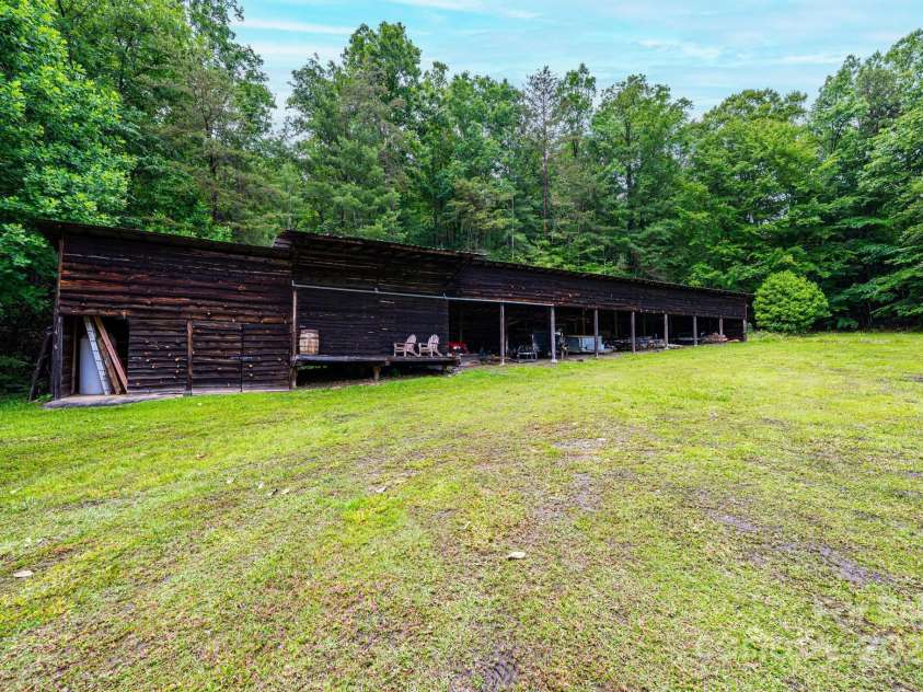 221 Roberts Lane, Lenoir, NC 28645.  MLS# CAR4288477, YatesRealty ID 34213. 