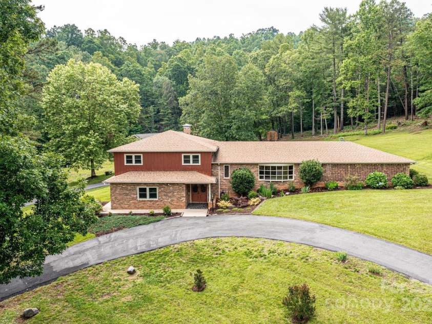 221 Roberts Lane, Lenoir, NC 28645.  MLS# CAR4288477, YatesRealty ID 34213. Main