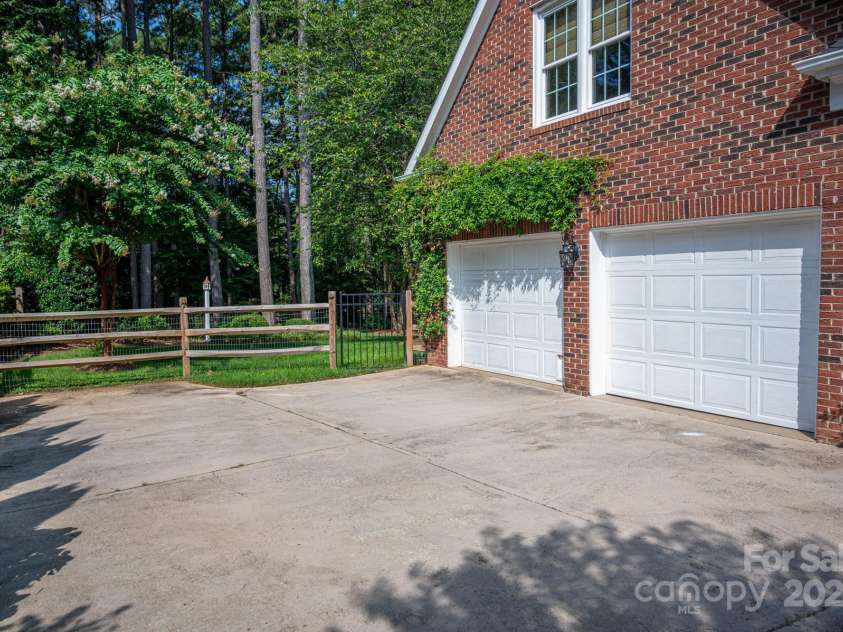195 Cove Creek Loop, Mooresville, NC 28117.  MLS# CAR4287819, YatesRealty ID 34214. 