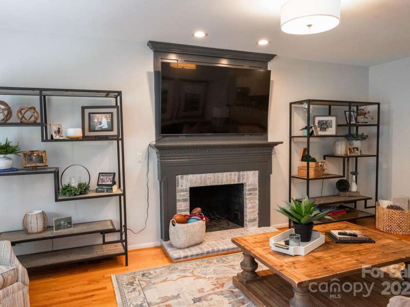 195 Cove Creek Loop, Mooresville, NC 28117.  MLS# CAR4287819, YatesRealty ID 34214. 