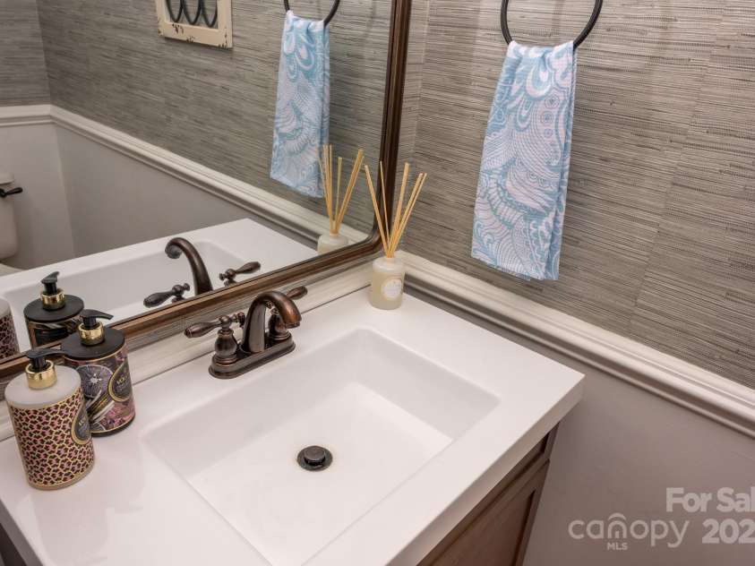 195 Cove Creek Loop, Mooresville, NC 28117.  MLS# CAR4287819, YatesRealty ID 34214. 