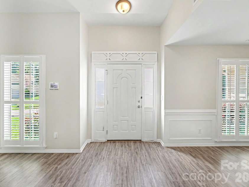 7413 Tupelo Lane, Charlotte, NC 28269.  MLS# CAR4398162, YatesRealty ID 34214. 