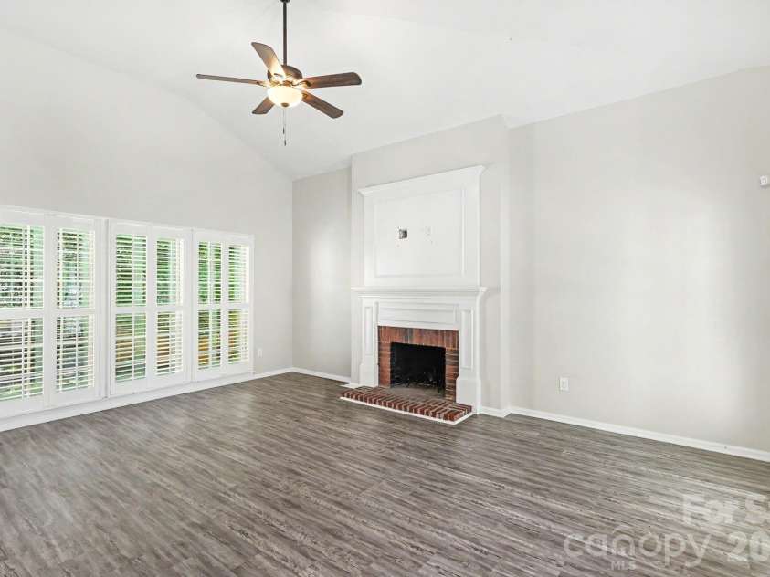 7413 Tupelo Lane, Charlotte, NC 28269.  MLS# CAR4398162, YatesRealty ID 34214. 