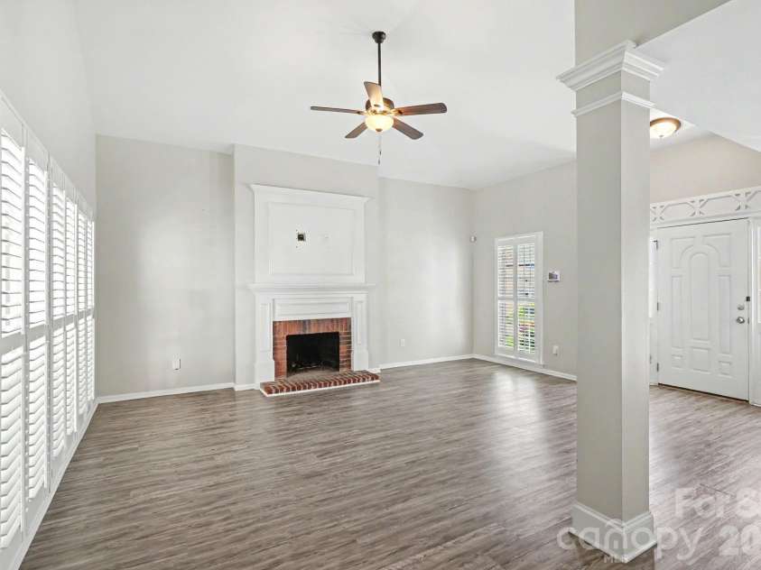 7413 Tupelo Lane, Charlotte, NC 28269.  MLS# CAR4398162, YatesRealty ID 34214. 