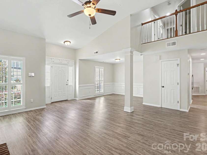 7413 Tupelo Lane, Charlotte, NC 28269.  MLS# CAR4398162, YatesRealty ID 34214. 
