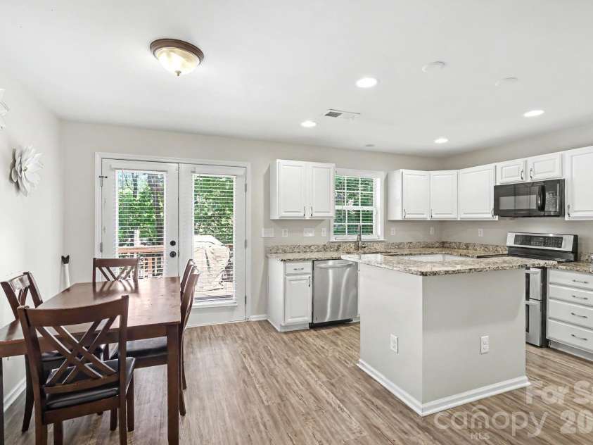 7413 Tupelo Lane, Charlotte, NC 28269.  MLS# CAR4398162, YatesRealty ID 34214. 