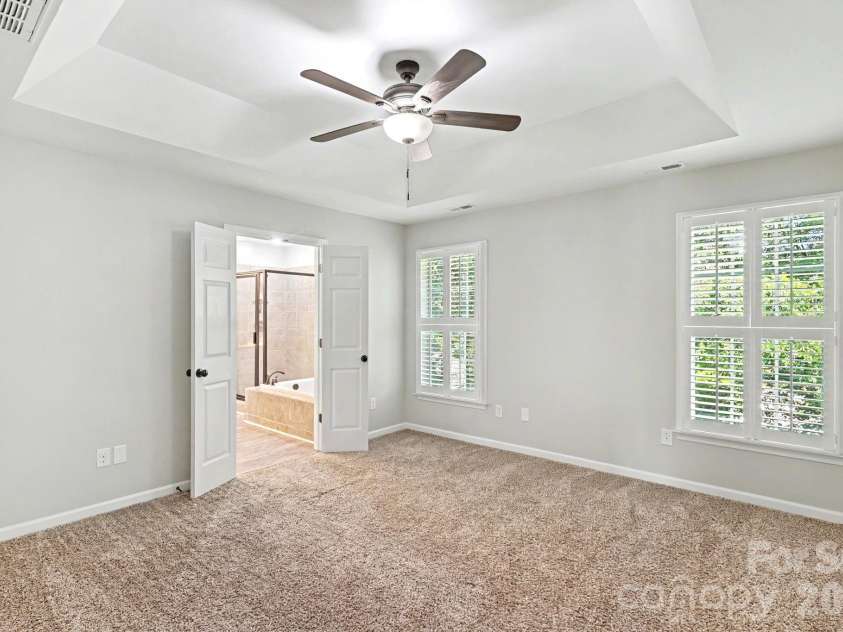 7413 Tupelo Lane, Charlotte, NC 28269.  MLS# CAR4398162, YatesRealty ID 34214. 