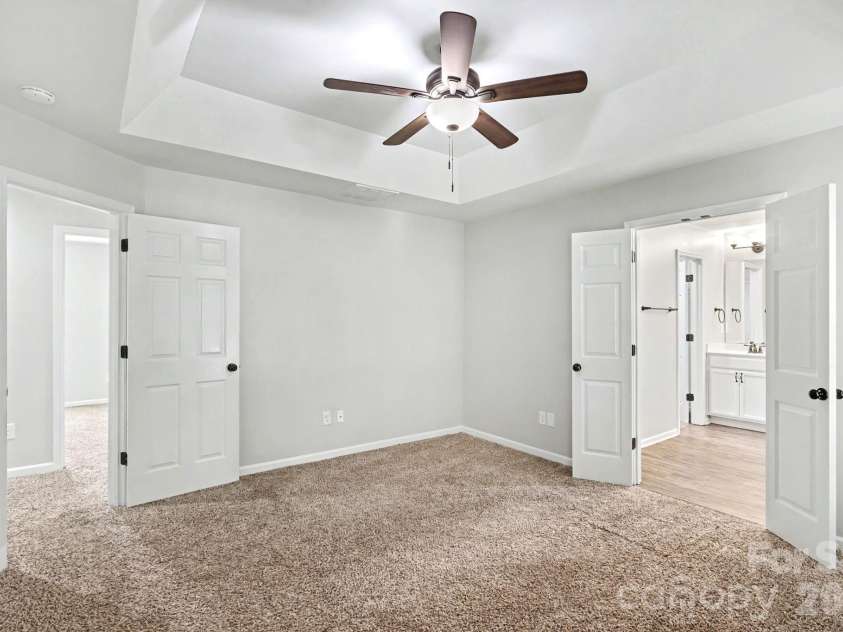 7413 Tupelo Lane, Charlotte, NC 28269.  MLS# CAR4398162, YatesRealty ID 34214. 