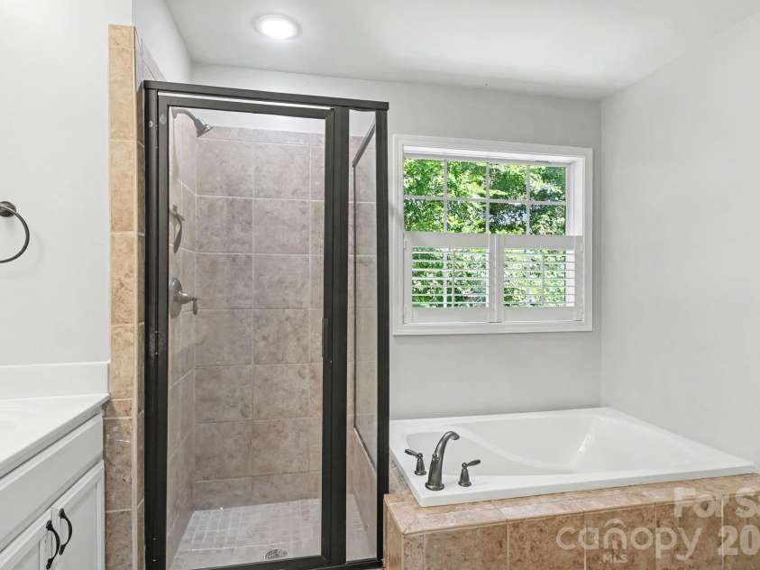 7413 Tupelo Lane, Charlotte, NC 28269.  MLS# CAR4398162, YatesRealty ID 34214. 