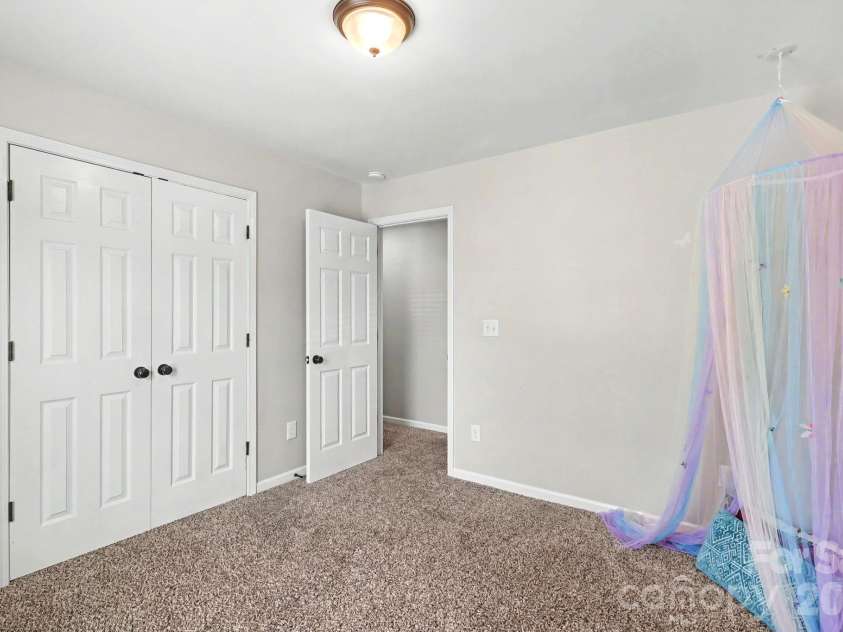 7413 Tupelo Lane, Charlotte, NC 28269.  MLS# CAR4398162, YatesRealty ID 34214. 