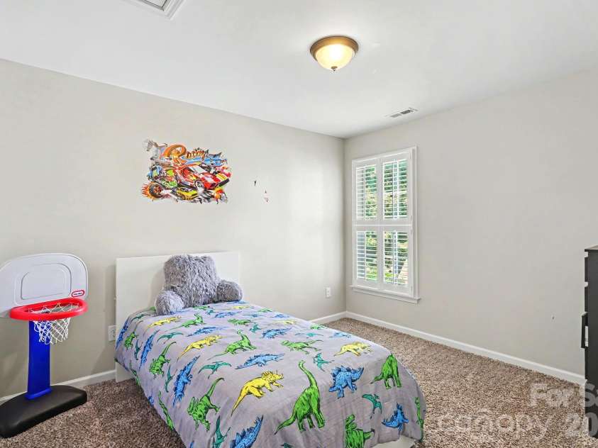 7413 Tupelo Lane, Charlotte, NC 28269.  MLS# CAR4398162, YatesRealty ID 34214. 