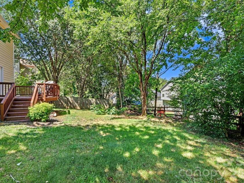 7413 Tupelo Lane, Charlotte, NC 28269.  MLS# CAR4398162, YatesRealty ID 34214. 