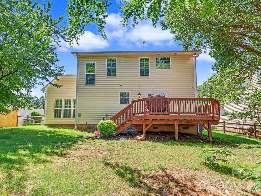 7413 Tupelo Lane, Charlotte, NC 28269.  MLS# CAR4398162, YatesRealty ID 34214. 