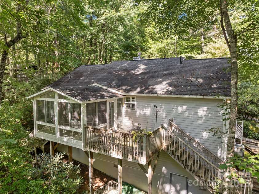 285 Holly Forest Court, Sapphire, NC 28774.  MLS# CAR4293424, YatesRealty ID 34215. 