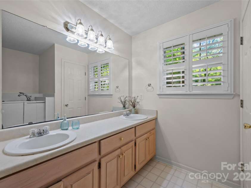 285 Holly Forest Court, Sapphire, NC 28774.  MLS# CAR4293424, YatesRealty ID 34215. 