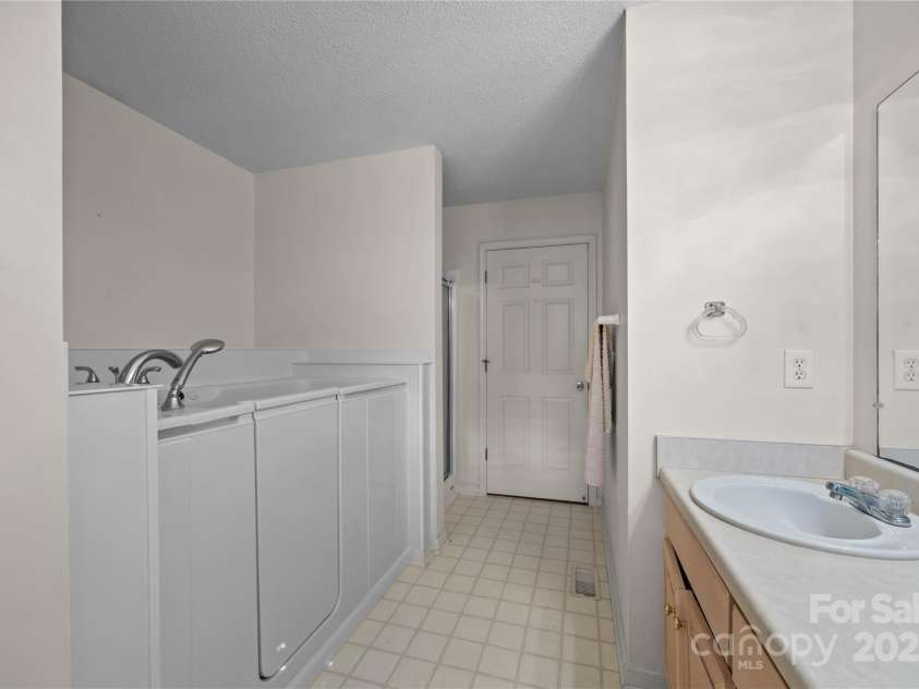 285 Holly Forest Court, Sapphire, NC 28774.  MLS# CAR4293424, YatesRealty ID 34215. 