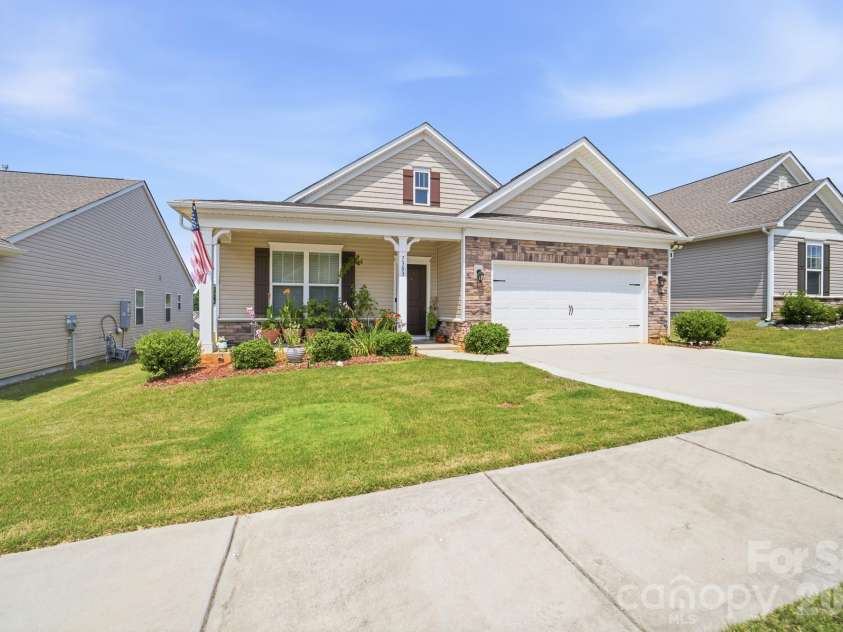7383 Latham Way, Denver, NC 28037.  MLS# CAR4398522, YatesRealty ID 34215. 