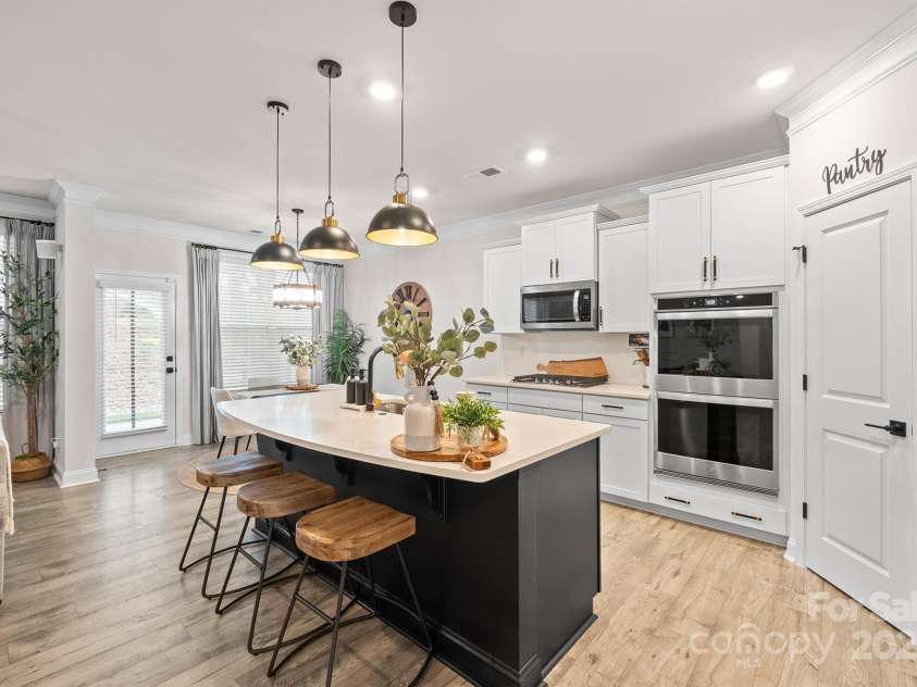 110 Callandor Court, Troutman, NC 28166.  MLS# CAR4293175, YatesRealty ID 34216. Large kitchen island