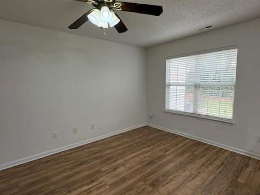 10049 University Park Lane, Charlotte, NC 28213.  MLS# CAR4397772, YatesRealty ID 34217. 