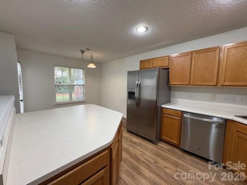 10049 University Park Lane, Charlotte, NC 28213.  MLS# CAR4397772, YatesRealty ID 34217. 