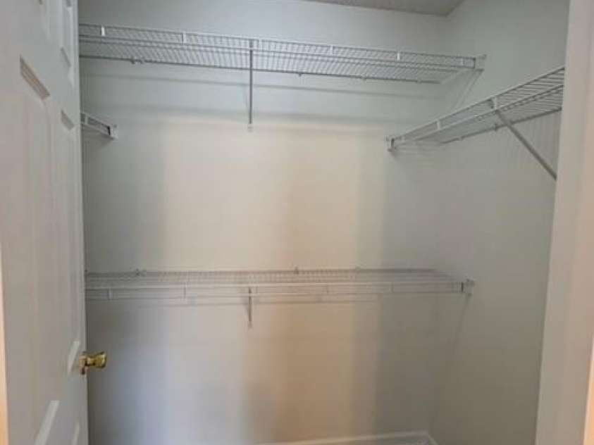 10049 University Park Lane, Charlotte, NC 28213.  MLS# CAR4397772, YatesRealty ID 34217. 