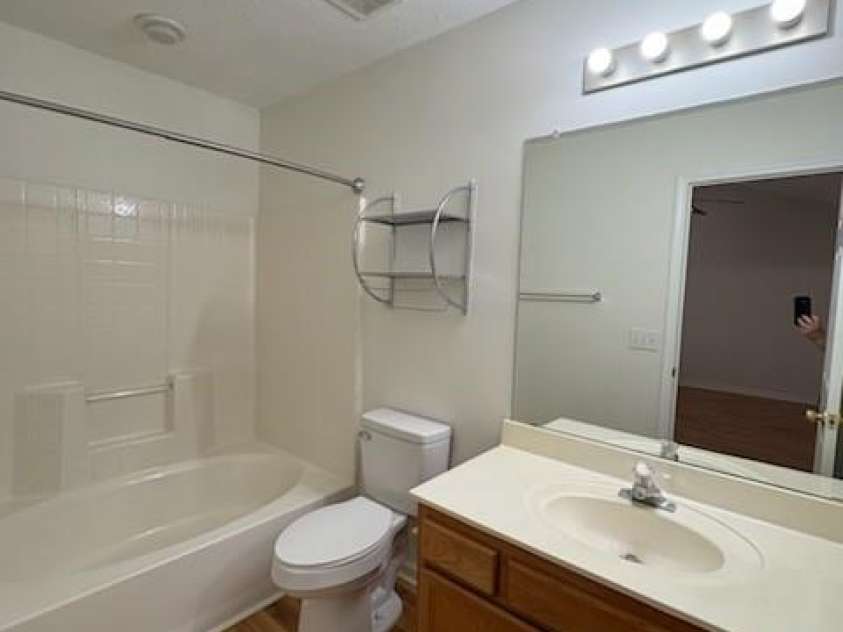 10049 University Park Lane, Charlotte, NC 28213.  MLS# CAR4397772, YatesRealty ID 34217. 