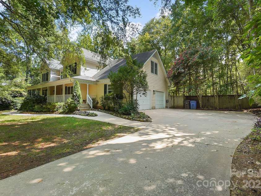 9921 Hanging Moss Trail, Mint Hill, NC 28227.  MLS# CAR4293455, YatesRealty ID 34217. 