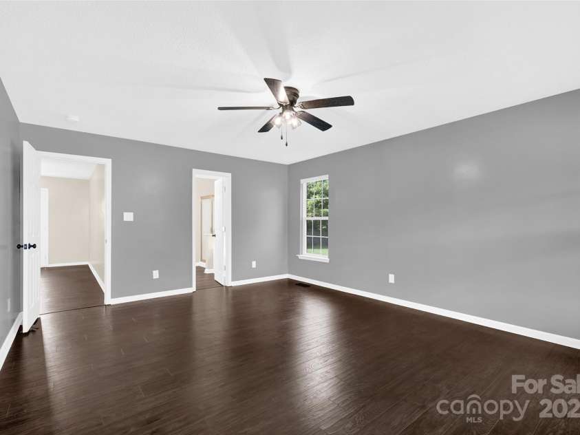 110 Salem Meadow Drive, Statesville, NC 28625.  MLS# CAR4293923, YatesRealty ID 34218. 