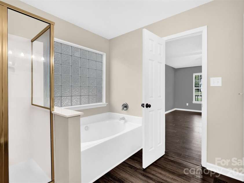 110 Salem Meadow Drive, Statesville, NC 28625.  MLS# CAR4293923, YatesRealty ID 34218. 