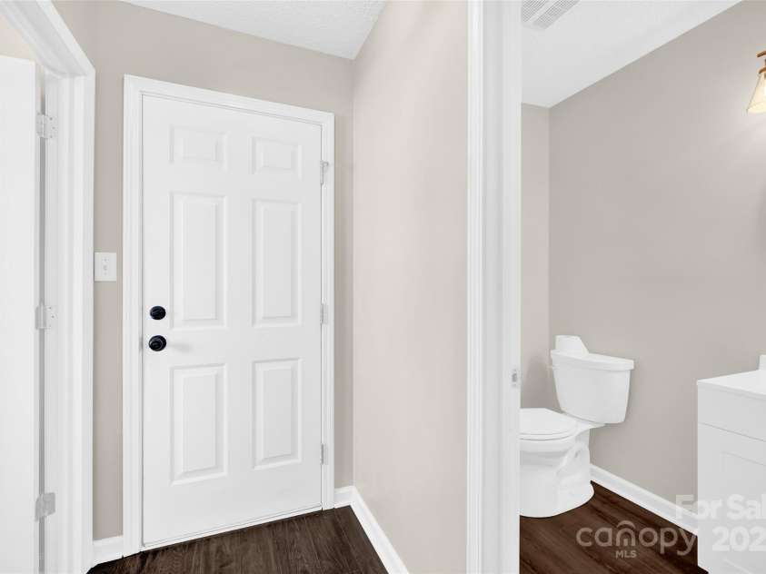 110 Salem Meadow Drive, Statesville, NC 28625.  MLS# CAR4293923, YatesRealty ID 34218. 
