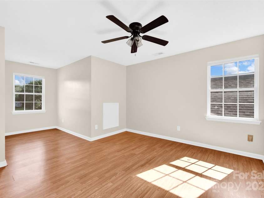 110 Salem Meadow Drive, Statesville, NC 28625.  MLS# CAR4293923, YatesRealty ID 34218. 