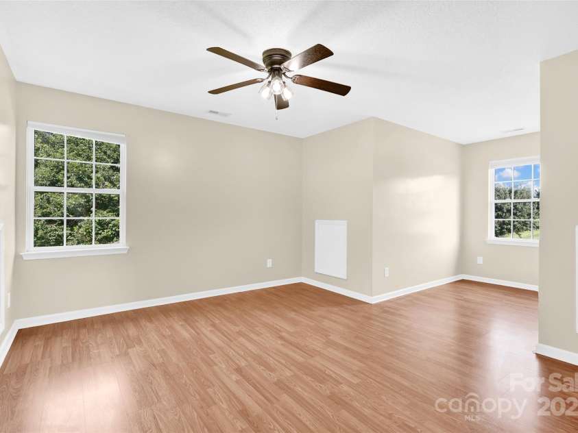 110 Salem Meadow Drive, Statesville, NC 28625.  MLS# CAR4293923, YatesRealty ID 34218. 