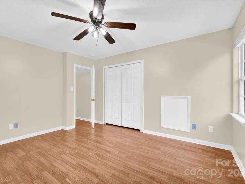 110 Salem Meadow Drive, Statesville, NC 28625.  MLS# CAR4293923, YatesRealty ID 34218. 