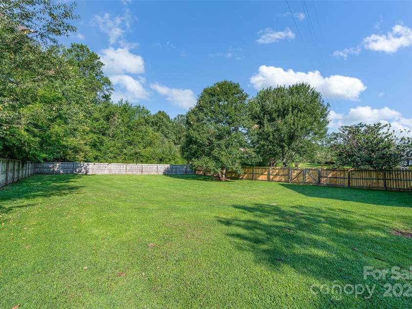 110 Salem Meadow Drive, Statesville, NC 28625.  MLS# CAR4293923, YatesRealty ID 34218. 