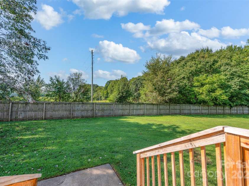 110 Salem Meadow Drive, Statesville, NC 28625.  MLS# CAR4293923, YatesRealty ID 34218. 