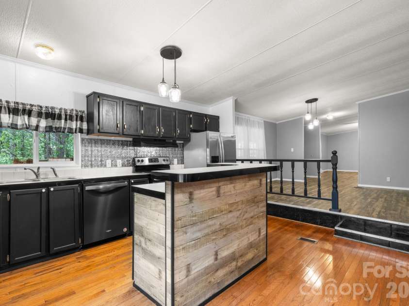 4901 Uncle Freds Place, Morganton, NC 28655.  MLS# CAR4398554, YatesRealty ID 34219. 