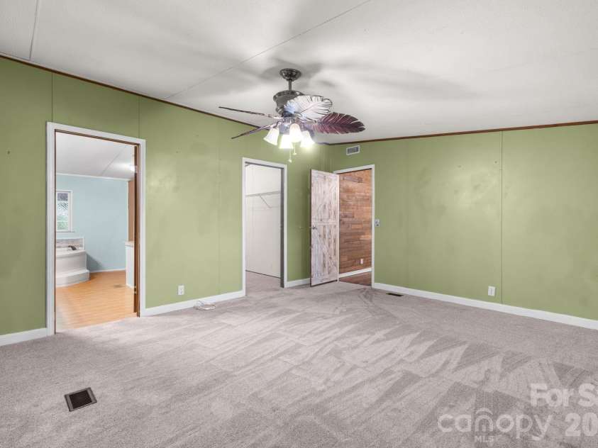 4901 Uncle Freds Place, Morganton, NC 28655.  MLS# CAR4398554, YatesRealty ID 34219. 