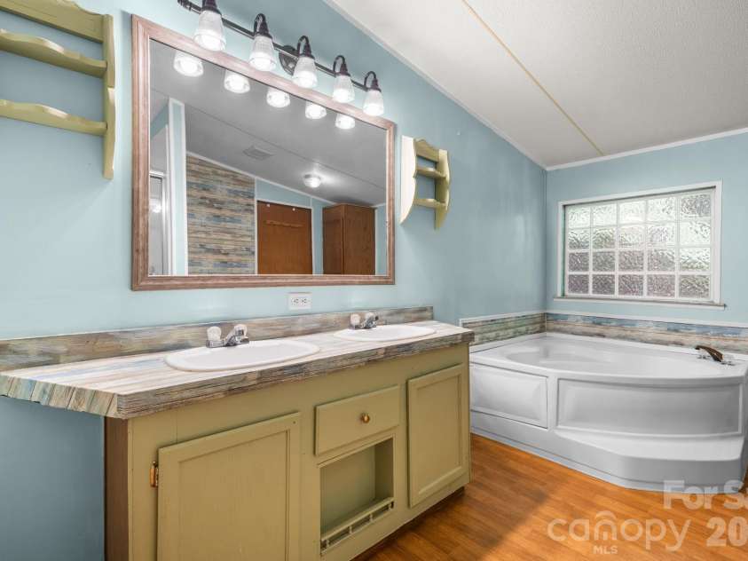 4901 Uncle Freds Place, Morganton, NC 28655.  MLS# CAR4398554, YatesRealty ID 34219. 
