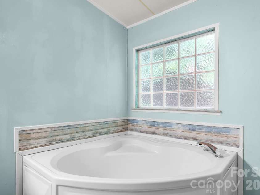 4901 Uncle Freds Place, Morganton, NC 28655.  MLS# CAR4398554, YatesRealty ID 34219. 