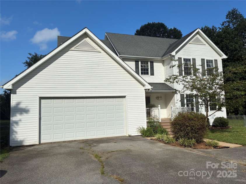 61 Rolling Hills Road, Mills River, NC 28759.  MLS# CAR4294434, YatesRealty ID 34219. 