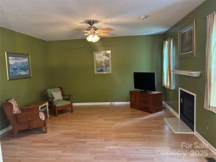 61 Rolling Hills Road, Mills River, NC 28759.  MLS# CAR4294434, YatesRealty ID 34219. 