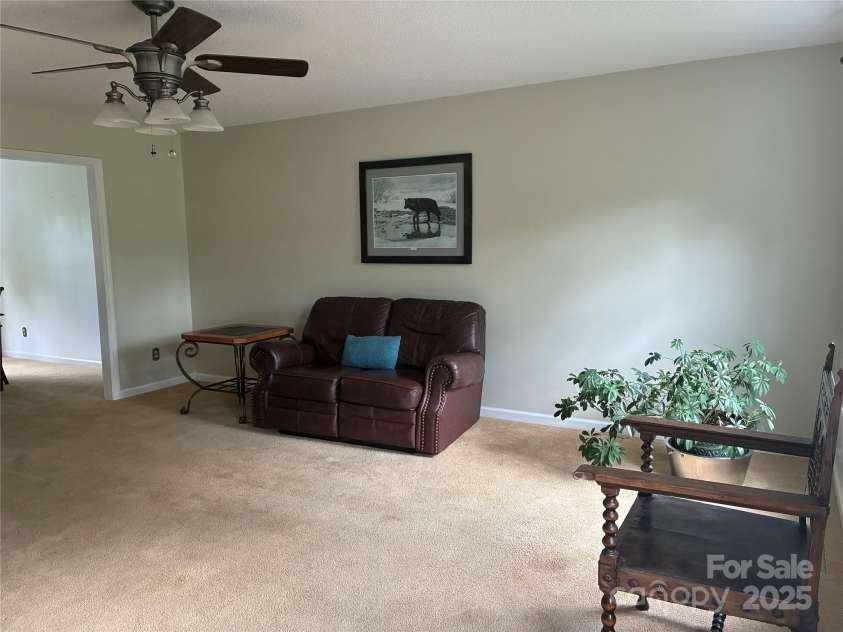 61 Rolling Hills Road, Mills River, NC 28759.  MLS# CAR4294434, YatesRealty ID 34219. 