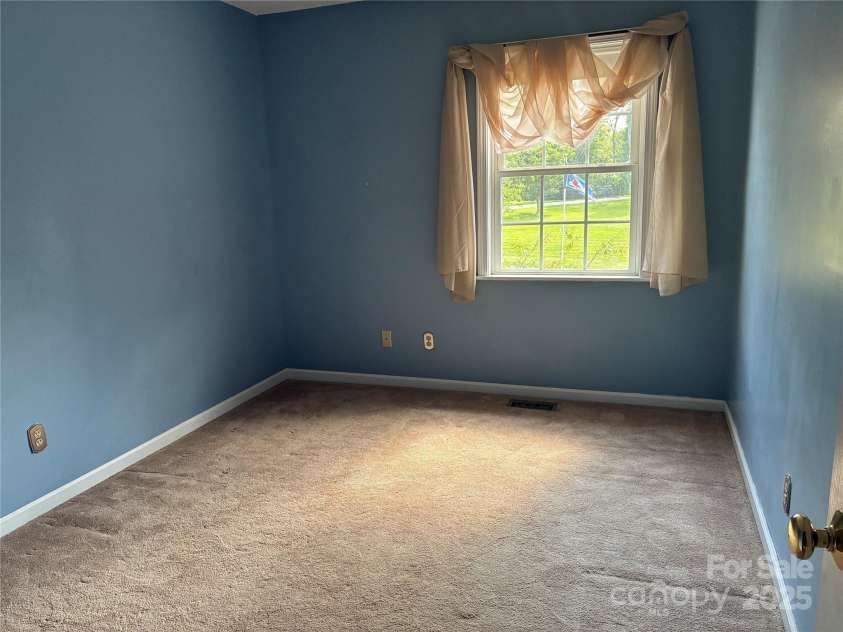 61 Rolling Hills Road, Mills River, NC 28759.  MLS# CAR4294434, YatesRealty ID 34219. 