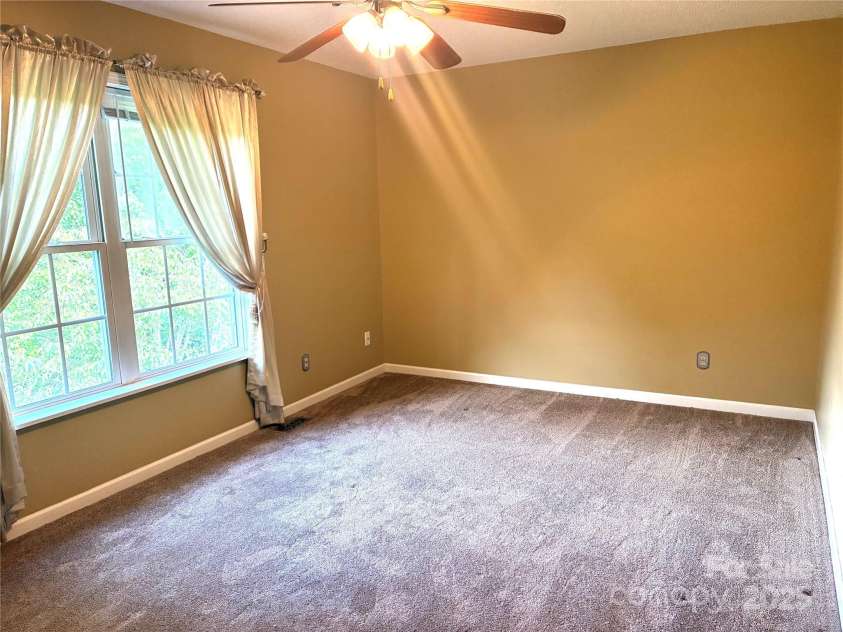 61 Rolling Hills Road, Mills River, NC 28759.  MLS# CAR4294434, YatesRealty ID 34219. 