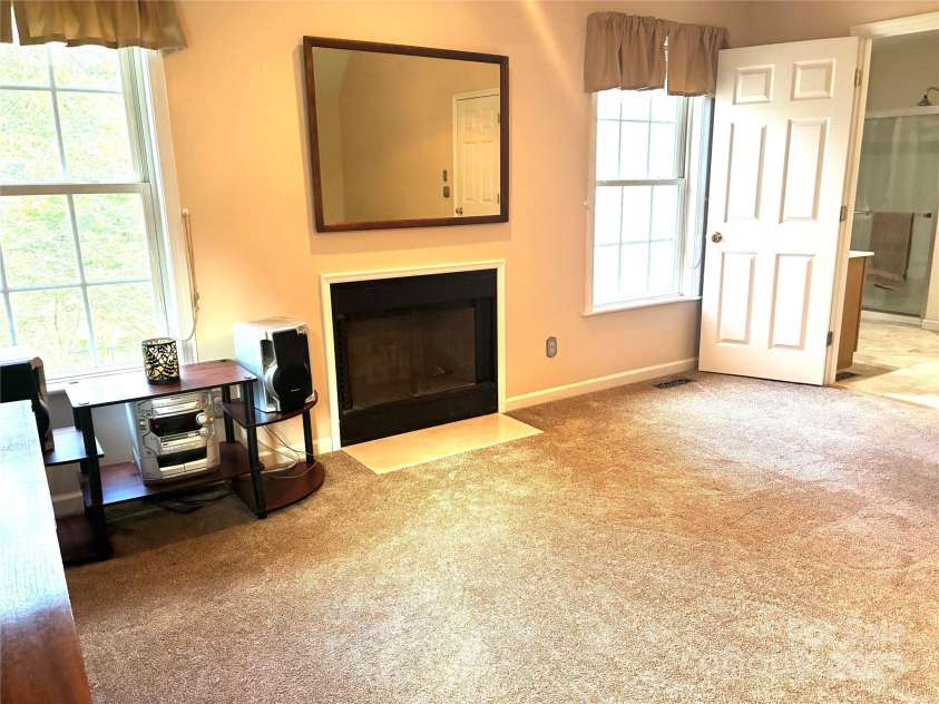 61 Rolling Hills Road, Mills River, NC 28759.  MLS# CAR4294434, YatesRealty ID 34219. 